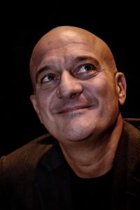 Claudio Bisio, der berühmte Italienische Schauspieler, ein Portrait von Valerio Agolino Portrait Fotograf in München