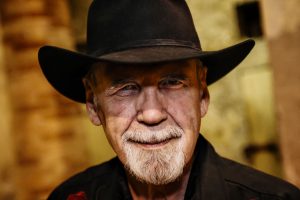 Duane Eddy, die die Rock'n'Roll-Gitarre, porträtiert an der Sommer Jamboree in Sengiallia, dem rockabilly-musikalischen Event des italienischen sommers. Portrait von Valerio Agolino Fotograf in München