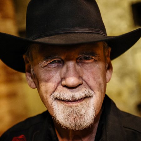 Duane Eddy, die die Rock'n'Roll-Gitarre, porträtiert an der Sommer Jamboree in Sengiallia, dem rockabilly-musikalischen Event des italienischen sommers. Portrait von Valerio Agolino Fotograf in München